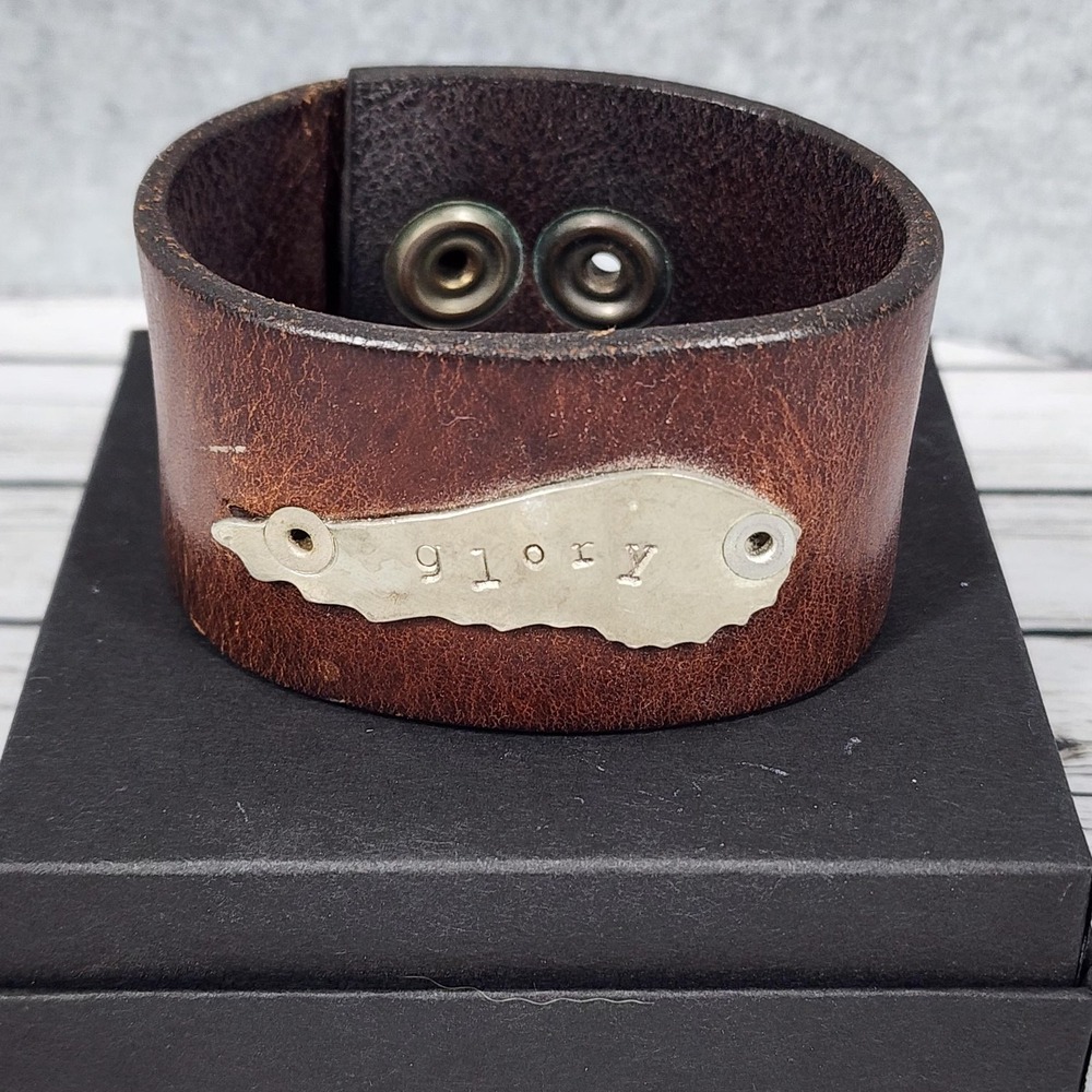Leather Cuff Bracelet Brown Hand Stamped 'glory'‎ Metal Plate Adjustable Snap